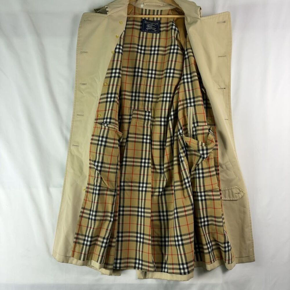 Burberry Classic Beige Trench Coat - Picture 7 of 9
